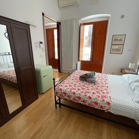 Lovely Room In Bari Old Town Exterior foto