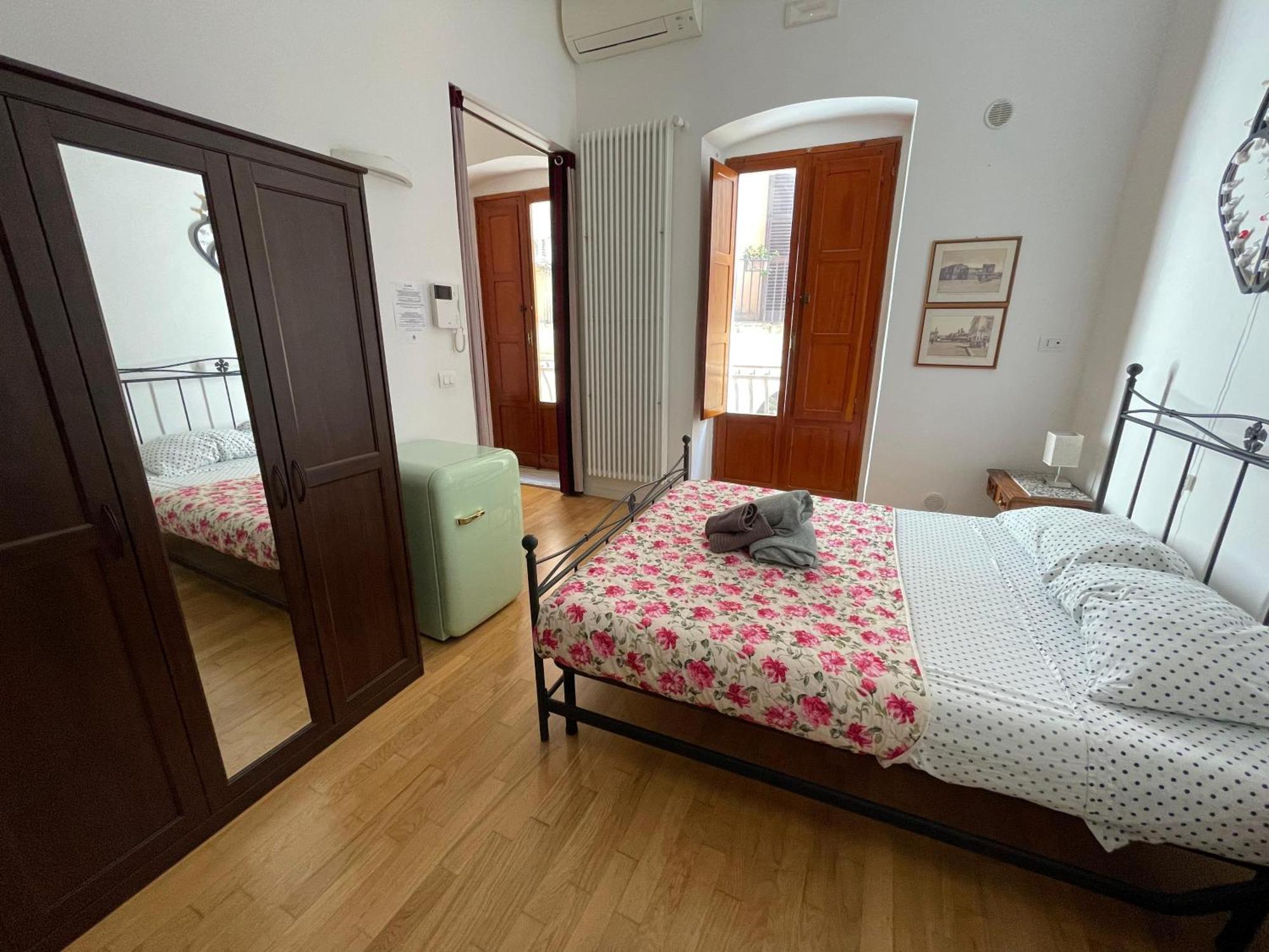 Lovely Room In Bari Old Town Exterior foto